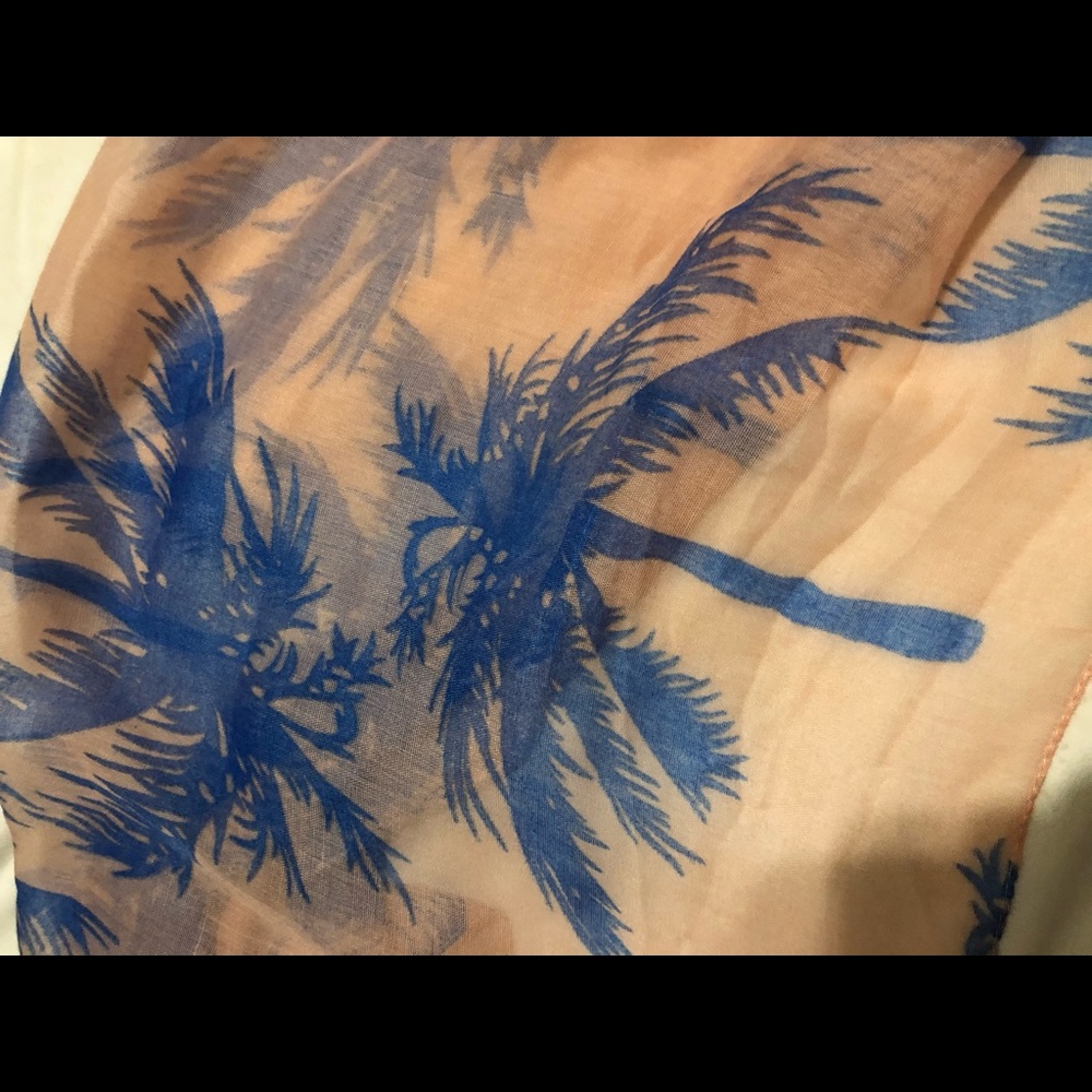 2 Scarves - Picture 4 of 4